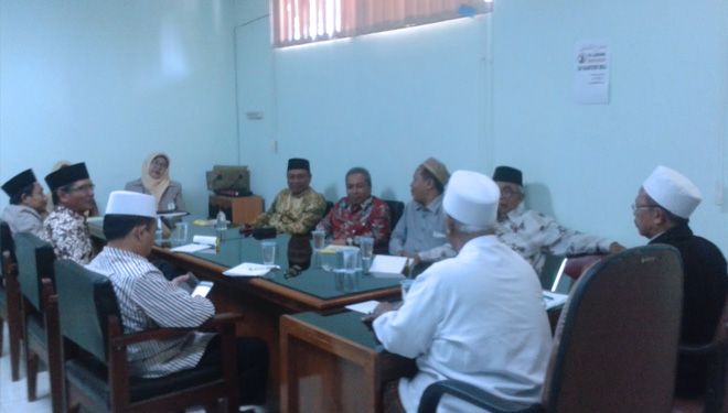 Pengurus MUI Kabupaten Probolinggo saat menggelar rapat internal di kantor MUI setempat, di Gedung Islamic Centre Karaksaan. (FOTO: Istimewa) 