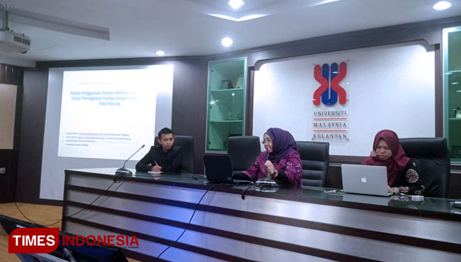 Dekan FEB UNISMA, Nur Diana, SE., M.Si saat memberikan sambutan pada kunjungan di UMK Malaysia