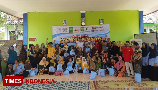 Suasana kegiatan aksi sosial yang pernah diselenggarakan oleh , TIMES Indonesia, LK3 BIMa dan Psycho Education Centre (PEC) Oktober lalu. (FOTO: Dokumen/TIMES Indonesia)