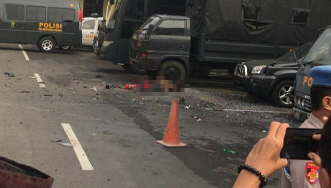 Bom bunuh diri di Mapolrestabes Medan melukai beberapa orang di lokasi (Foto: istimewa)