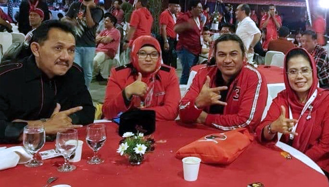 Ketua Fraksi PDI Perjuangan DPRD Jawa Timur Sri Untari Bisowarno (paling kanan). (FOTO: Istimewa) 