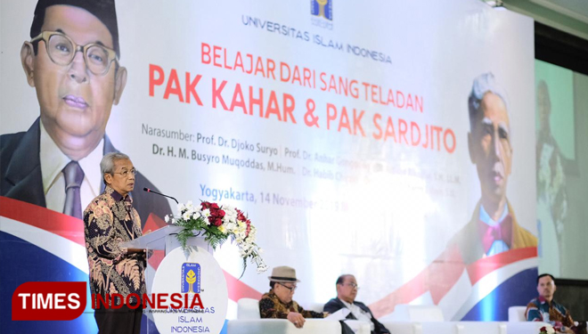 Dr HM Busyro Muqoddas ketika menyampaikan paparan dihadapan peserta seminar. (FOTO: Humas UII/TIMES Indonesia)