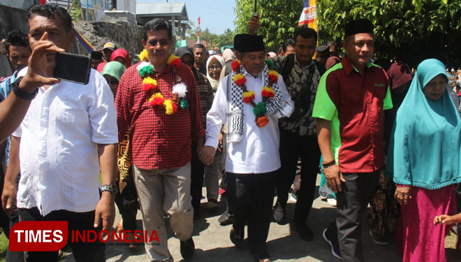 Gubernur saat tiba di lokasi acara pengukuhan (Foto: Humas Pemprov Malut for TIMES Indonesia)