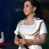 Kades Cantik Angely Emitasari Meriahkan Turnamen Bola Voly Ansor Turi