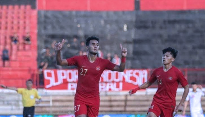 Selebrasi M Rafli ketika mencetak gol ke gawang Iran pada ujicoba pertama di Bali. (FOTO: Tribunnews)