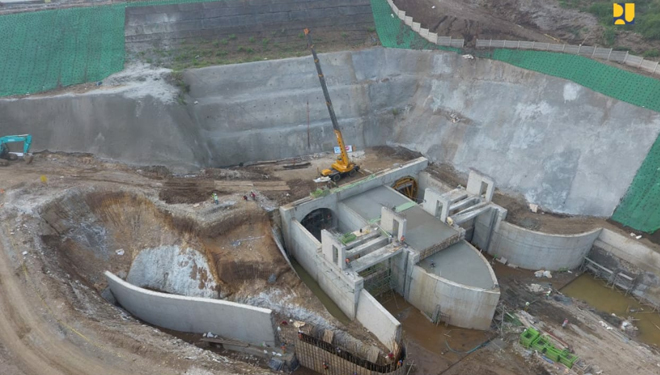 Pembangunan Terowongan Nanjung yang berada di kawasan Hulu di Curug Jompong, akan memperlancar aliran Sungai Citarum ke hilir .(FOTO: Biro Komunikasi Publik Kementerian PUPR RI)