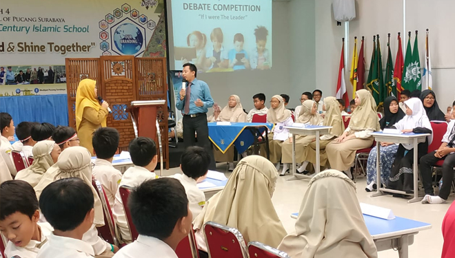 Forum debat antar siswa SD Muhammadiyah 4 Pucang Surabaya mengangkat isu hak-hak anak, Rabu (20/11/2019). (Foto: Istimewa)