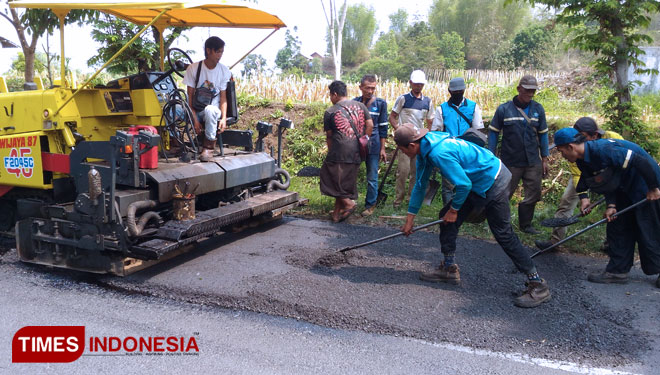 DPUPR Kota Batu Uji Coba Aspal Cold Mix