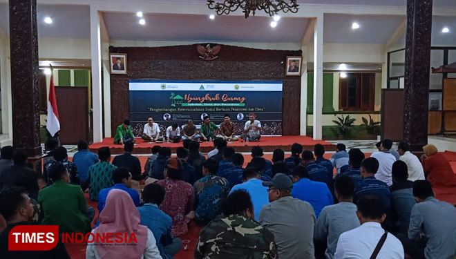 Suasana kegiatan 'Nyangkruk Bareng, Sekolah Desa dan Pesantren’ yang diselenggarakan PC GP Ansor Bondowoso. (FOTO: Moh Bahri/TIMES Indonesia)