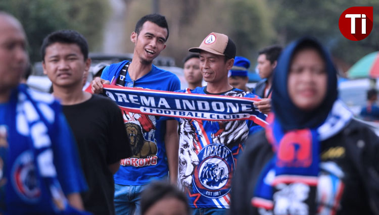 Aremania-dan-Jakmania-3.jpg