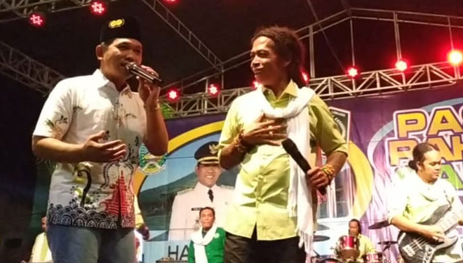 Keren, Bupati Lumajang Tantang Cak Sodiq New Monata Berduet