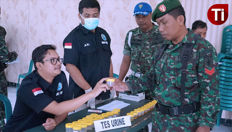Prajurit TNI di Gresik Jalani Tes Urine