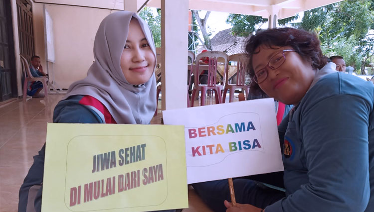 Linda Neta S Petugas Perawat ODGJ ( kiri ). (FOTO: Istimewa)