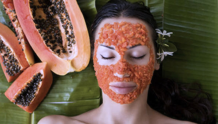 Illustration: Papaya face mask. (Taken from: boldsky.com)
