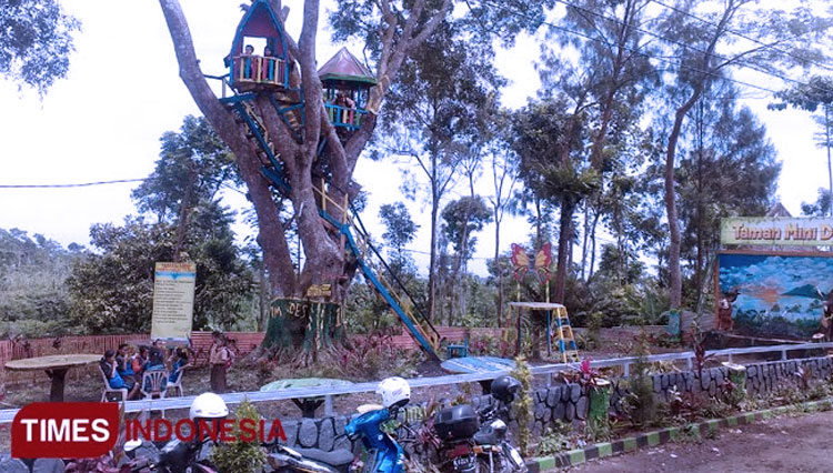 The tree house at Rambaan Village.