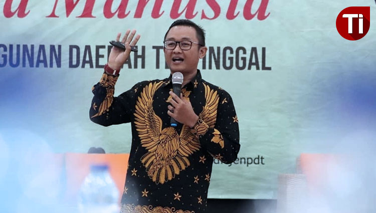 Direktur Eagle Fundamental Training, Wahyudi Sukarno, memberikan materi peningkatan kualitas sumber daya manusia dalam rangka meningkatkan kekompakan serta motivasi kerja para pegawai Ditjen PDT, Kamis (28/11/2019) lalu.(Foto : Kemendes PDTT RI for TIMES 