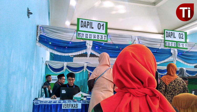 Suasana Pilkades dengan sistem e-voting di salah satu desa di Kabupaten Magetan pada 27 November 2019 lalu. (Foto: M Kilat Adinugroho/TIMES Indonesia)