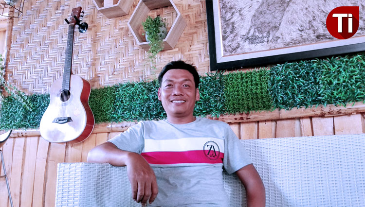 Teddy UT, seorang seniman musik sekaligus artis lokal Banyuwangi. (Foto: Agung Sedana/ TIMES Indonesia)