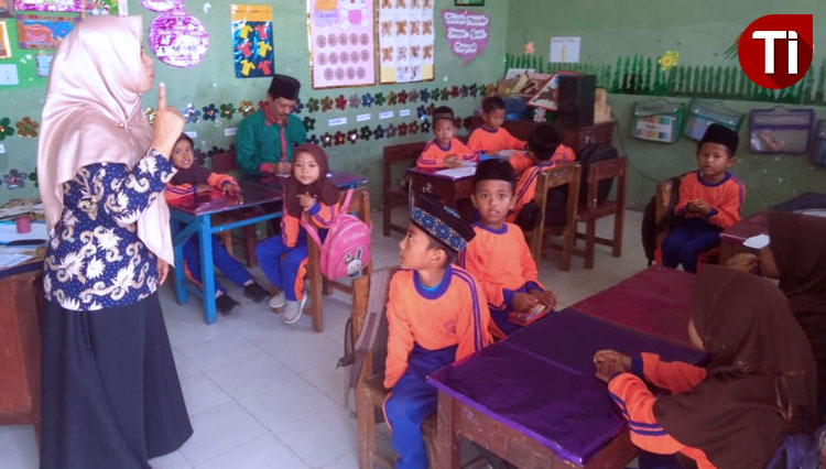 Joint Monitoring PBNU dan Inovasi Jakarta program Literasi di Pulau Madura. program ini dalam rangka menyiapkan generasi emas serta menyambut 1 abad Nahdlatul Ulama. (FOTO: AJP TIMES Indonesia)