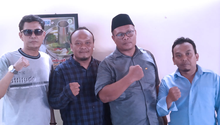 Pengurus Cabang Muhammadiyah (PCM) Banguntapan Utara dan Paguyuban mantan lurah Bantul timur saat deklarasi mendukung Yusron