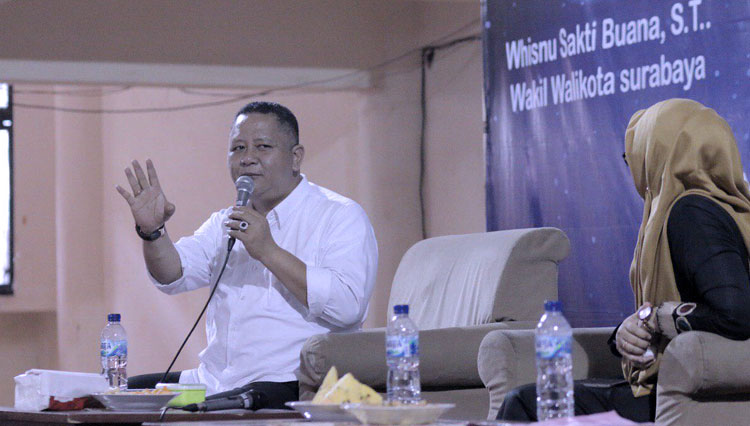 Wawali Whisnu Sakti Buana ketika menjadi pembicara Seminar Nasional Pendidikan di UINSA Surabaya, Selasa (3/12/2019).(Foto : Istimewa)