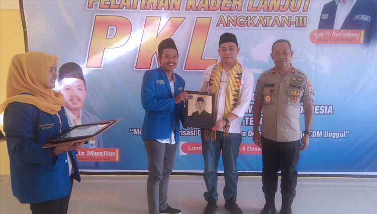 Ketua PKC PMII Bali Nusra bersama Ketua Umum PB PMII M. Agus Herlambang. (FOTO Istimewa)