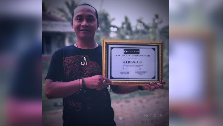 No-Dye-Painted T-shirt from Malang by Arik Dwi Asmara won an award in Malaysia on December 4, 2019. (PHOTO: Exclusive)Wednesday, December 4, 2019
