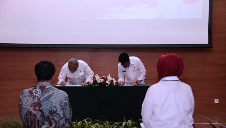Penandatanganan MoU antara Menteri PUPR RI Basuki Hadimuljono dan Mentan RI Syahrul Yasin Limpo di kantor Kementerian PUPR RI, Jakarta, Selasa (3/12/2019).(FOTO: Biro Komunikasi Publik Kementerian PUPR RI)