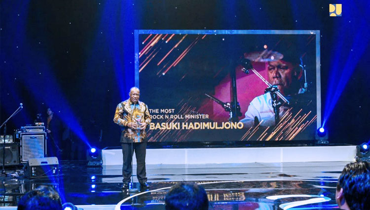 Menteri PUPR RI Dapat Anugerah 'The Most Rock and Roll Infrastructure Minister’