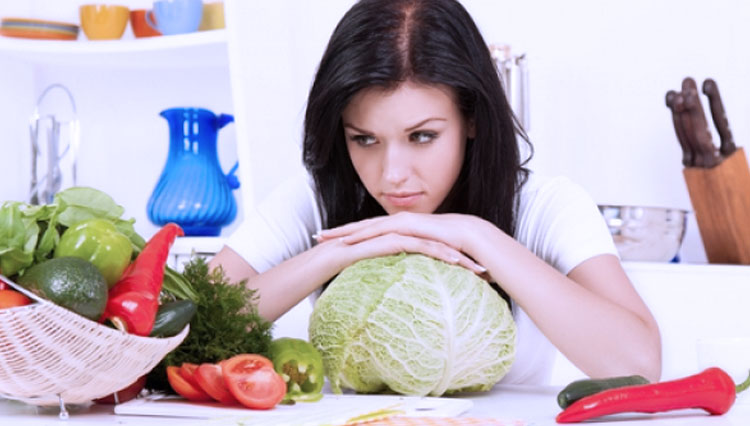 ILUSTRASI  - Mengonsumsi Sayuran hijau dapat Menurunkan Risiko Depresi. (FOTO: Shutterstock)