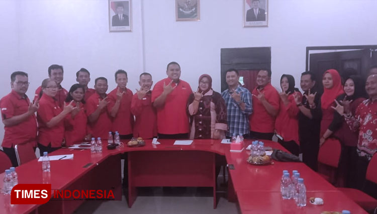 Jajaran pengurus DPC PDIP Sragen dan legislator FPDIP Sragen. (FOTO: Mukhtarul Hafidh/TIMES Indonesia)