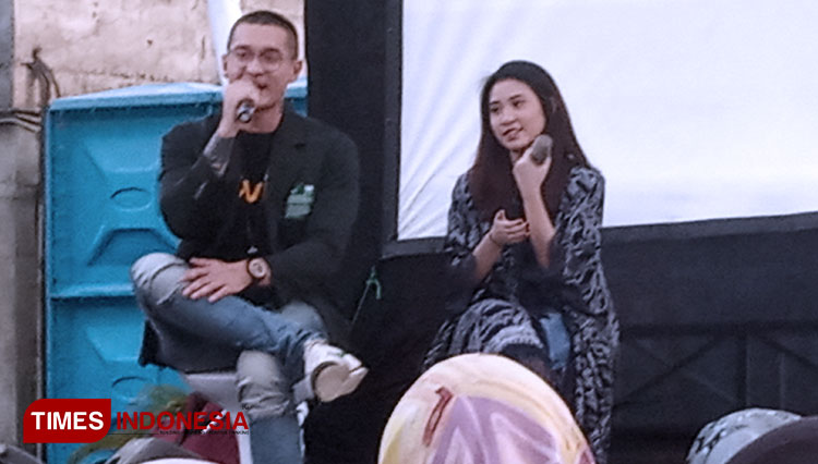 Miller Khan dan Kezia Aletheia pemeran dalam miniseri assalamu'alaikum calon imamku saat road show di yogyakarta (FOTO: Totok/TIMES Indonesia)