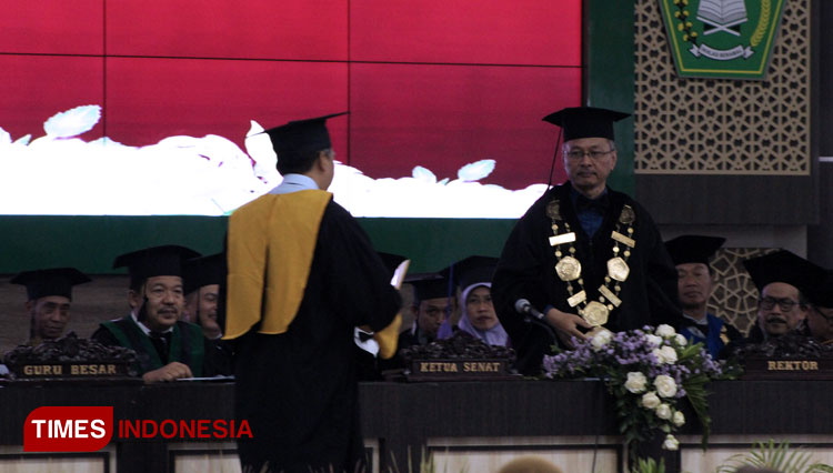 Prof-Haris-b.jpg