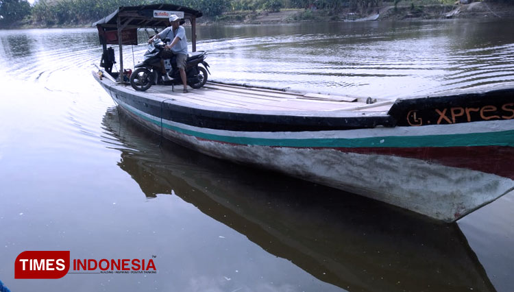 Air Sungai Bengawan Solo Di Gresik Diduga Tercemar Limbah - TIMES Indonesia