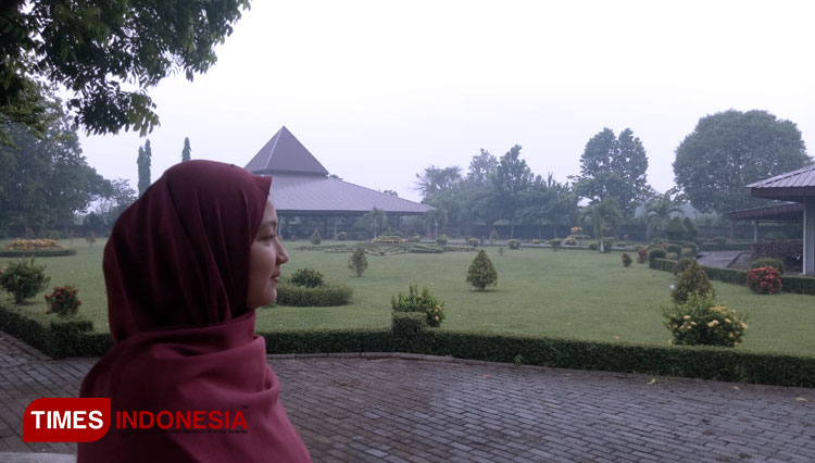 Candi-Gentong-di-Mojokerto-c.jpg