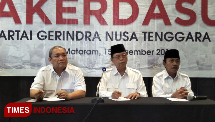 DPP Partai Gerindra, HBK didampingi Wakil Ketua Majelis Kehormatan Partai Gerindra H. Amir Tohar dan bersama Ketua DPD Gerindra NTB H. Ridwan Hidayat. (Foto: Pauzan Basri/Times Indonesia)