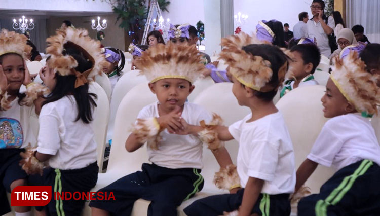 Yarra Ballroom Rayakan Natal Bersama Anak Paud Yayasan Pondok Kasih