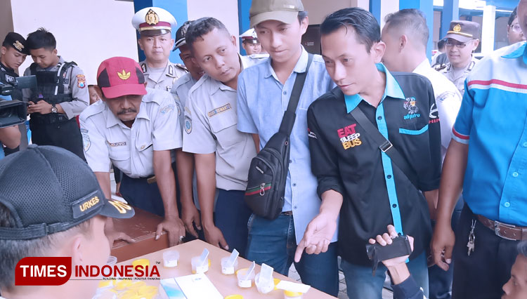 Jelang Natal dan Tahun Baru, Sopir Angkutan Umum di Ponorogo Jalani Tes Urine