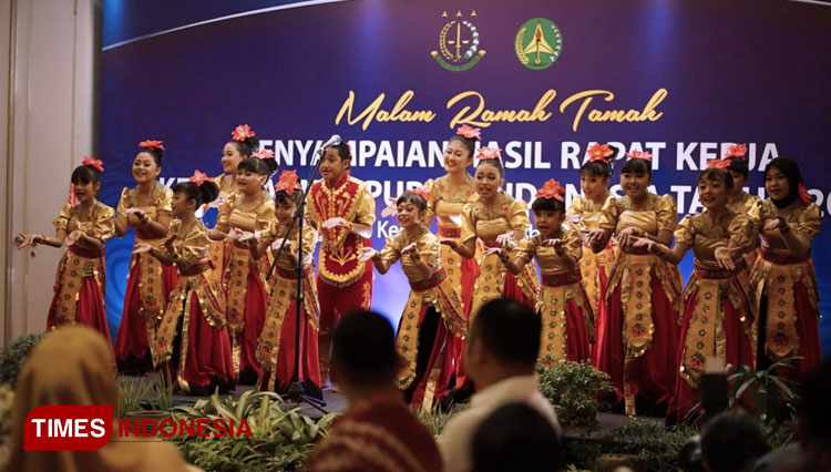 memberi-sambutan-2.jpg