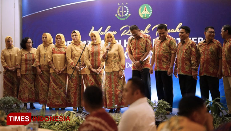 memberi-sambutan.jpg