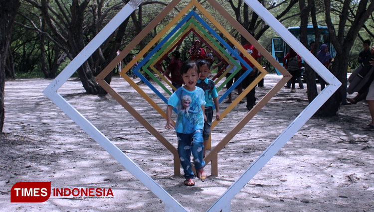 pantai-sowan-Tuban.jpg