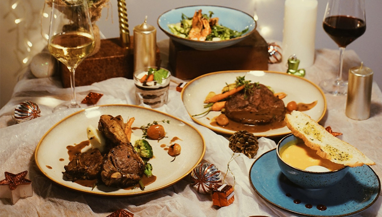 Dozens of delicious and tasty menu presented by ARTOTEL Sanur Bali to welcome the upcoming New Year 2020. (Picture by: ARTOTEL Sanur Bali)