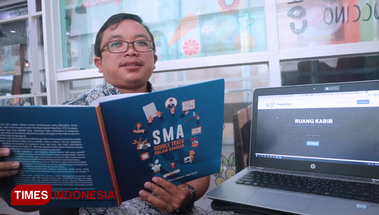 Fajar Baskoro, Tim IT Program SMA Double Track, Jumat (27/12/2019). (Foto: Lely Yuana/TIMES Indonesia)