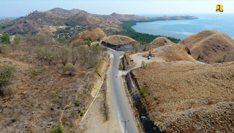 Kementerian PUPR RI akan bangun Jalan Lintas Utara (Lintura) Flores sepanjang 33 km untuk mendukung KSPN Labuan Bajo (FOTO: Biro Komunikasi Publik Kementerian PUPR RI)
