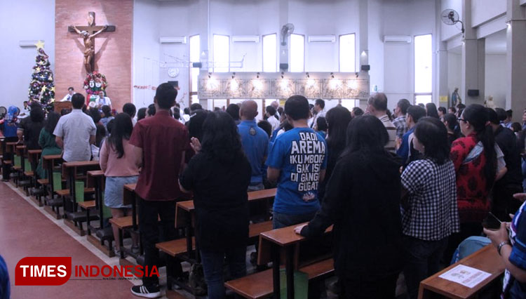 Misa-Natal-Aremania.jpg