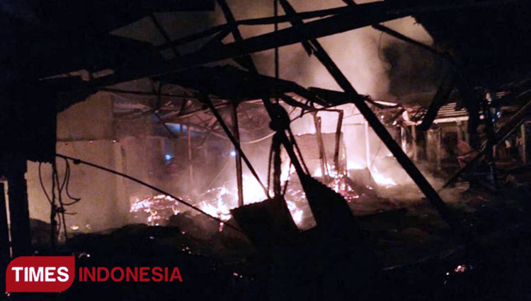 Ilustrasi - kebakaran pasar tradisonal. (FOTO: Doc TIMES Indonesia)