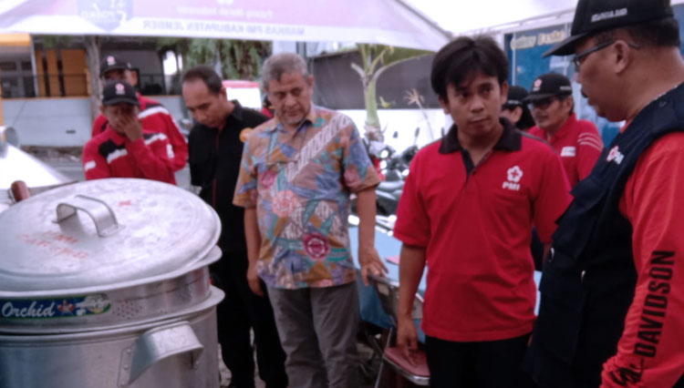 Relawan-PMI-Kabupaten-Jember-b.jpg