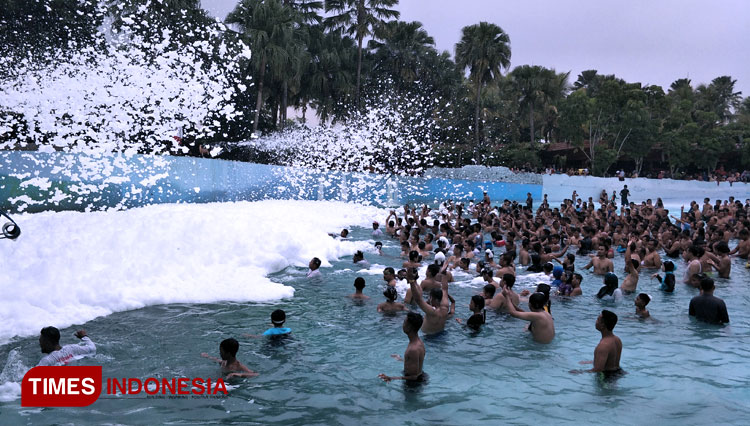 Smoke-Boom-Hawai-Waterpark.jpg
