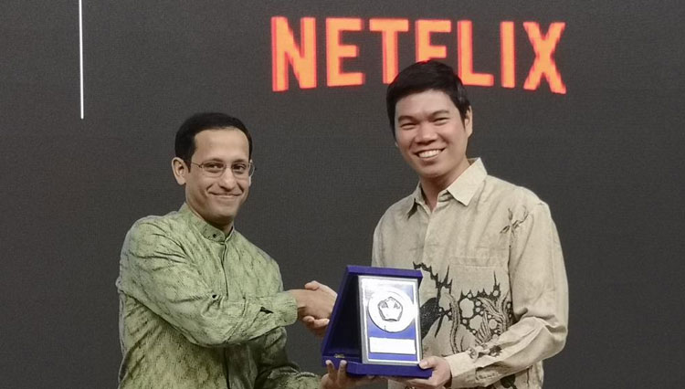 Netflix’s Managing Director for Asia Pacific Region, Kuek Yu –Chuang, With The Indonesian Ministry of Education and Culture, Nadiem Makarim in The Ministry Office, Jakarta, Thursday (9/1/2020). (PHOTO: Liputan6)
