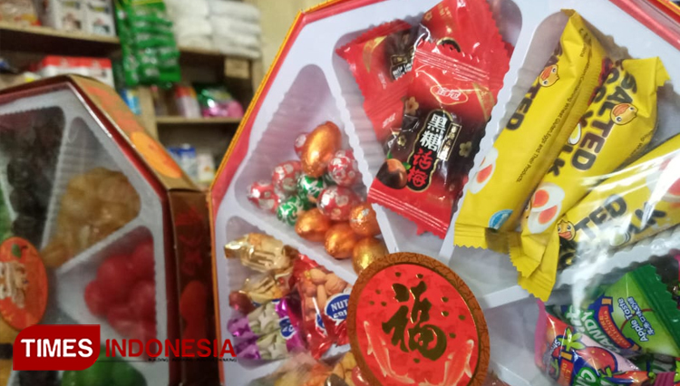 Various Chinese New Year snacks. (PHOTO: Widya Amalia/TIMES Indonesia) Friday, January 17, 2020